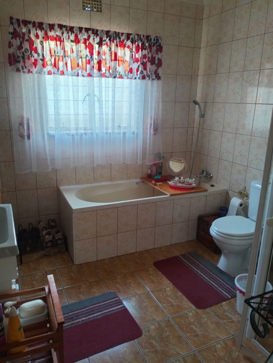 4 Bedroom Property for Sale in Vaalpark Free State